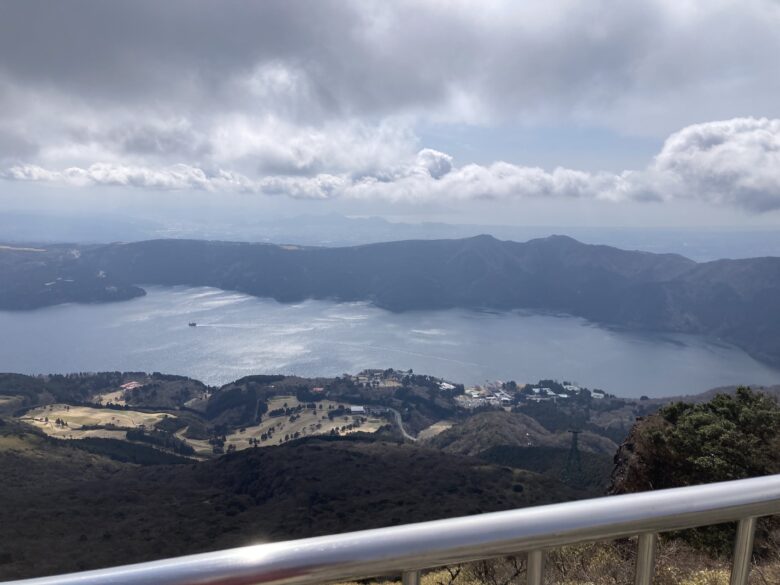 駒ヶ岳山頂から見た芦ノ湖